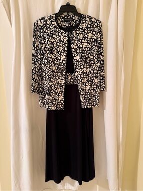 Jessica Howard 2 pc Black & White Patterned Open-Front Jacket with Maxi Dress